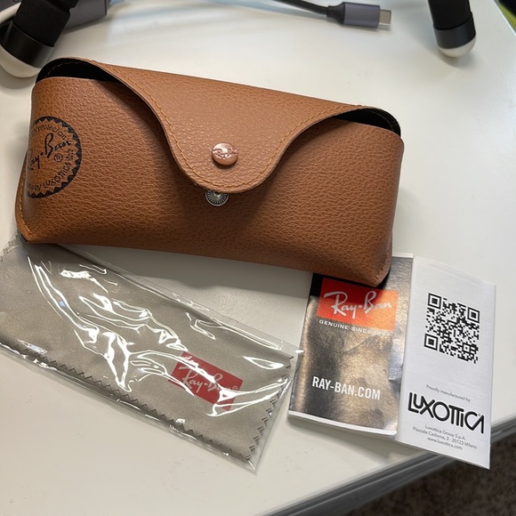 Brand new. Worn once. Ray Ban sunglasses. - Picture 9 of 10